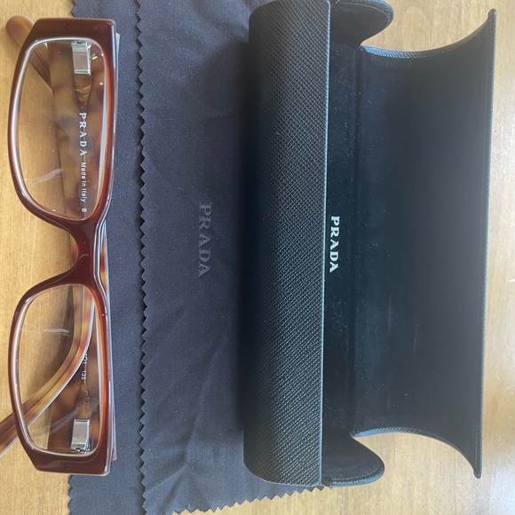 Prada tortoiseshell eyeglasses with Prada cloth and case - Picture 5 of 6